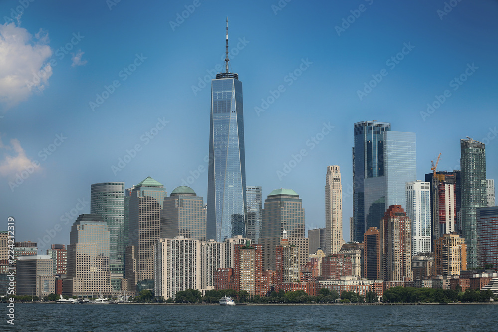 Obraz premium New York City Manhattan aerial view from Liberty island