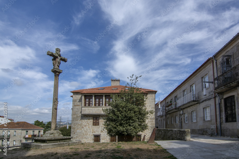 la cruz de piedra, es un monumento típico gallego en Pontevedra