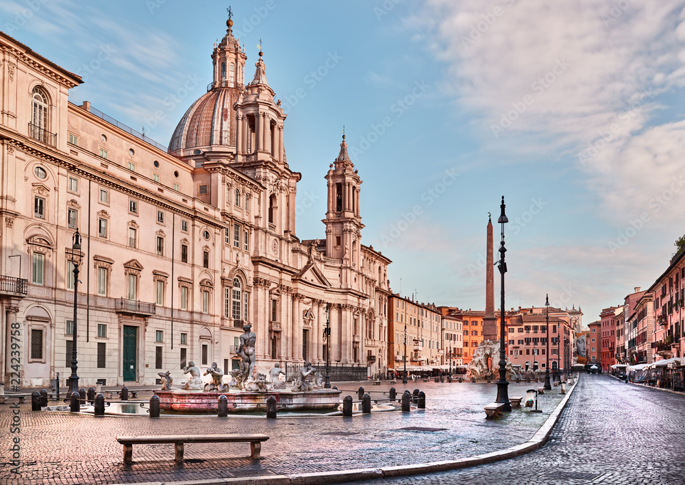 Fototapeta premium Rome, Piazza Navona (Navona Square) at dawn, Italy