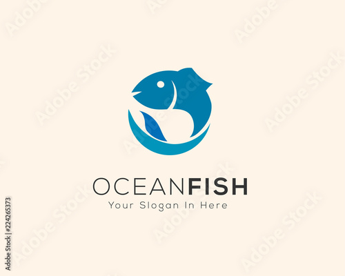 simple Circle fish logo