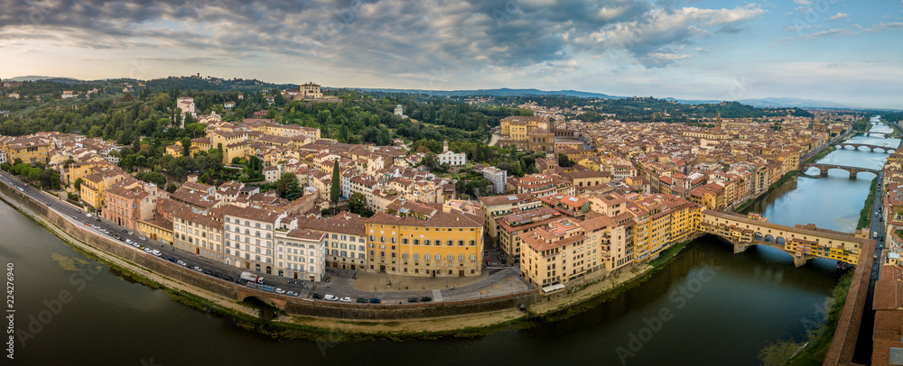 Firenze panoramic aerial view with the Ponte Vecchio over the Arno river, the Pitti Palace and the Belvedere Fort