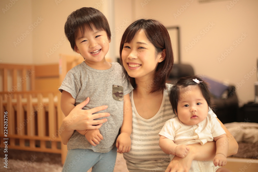 笑顔の親子 笑顔の親子