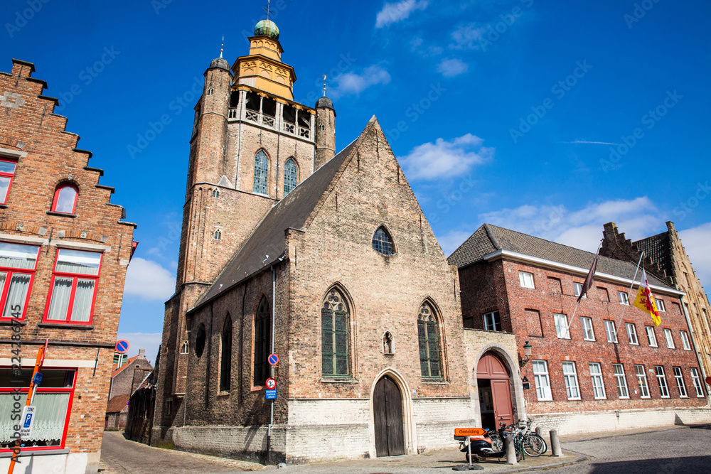 Fototapeta premium Streets and the Jerusalem church at the historical town of Bruges