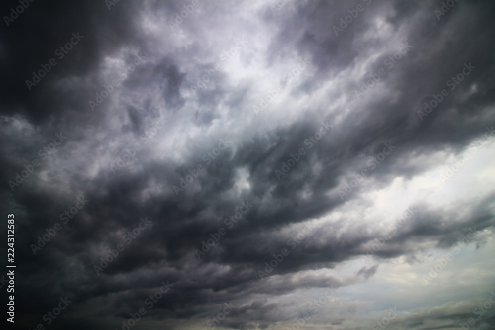 Obraz premium Sky texture with dramatic rain clouds spread
