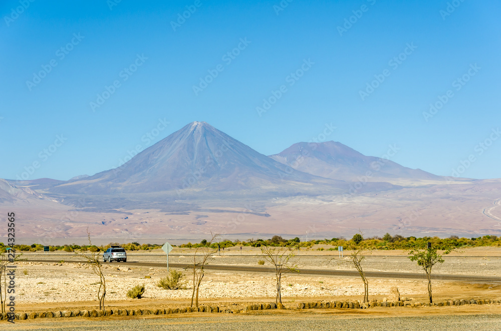 Obraz premium Licancabur volcano, Atacama desert, Chile