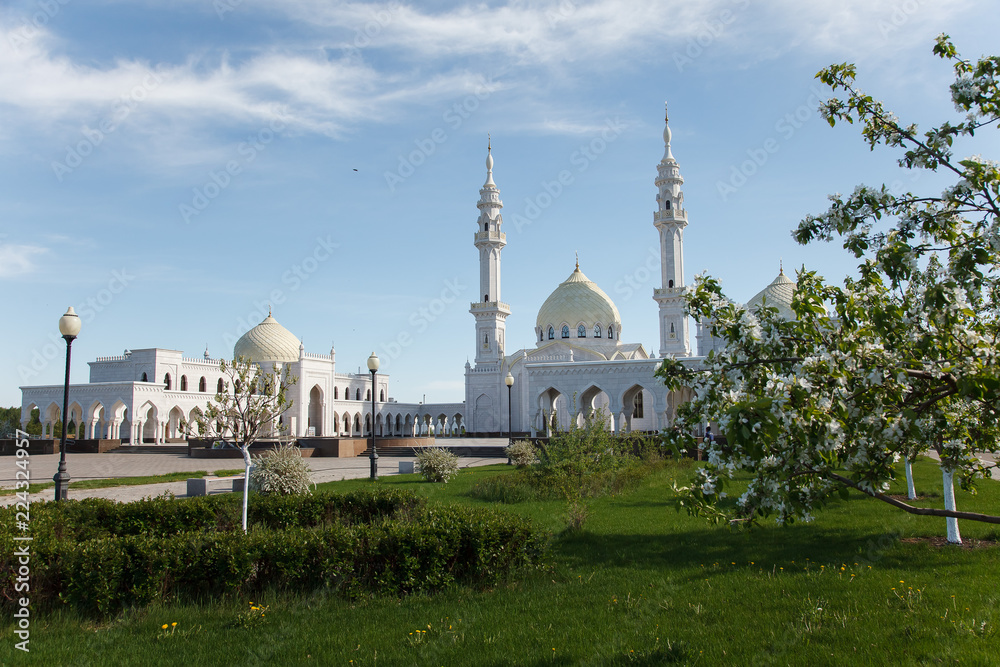 Obraz premium White mosque under construction in Bolgar, Tatarstan, Russia