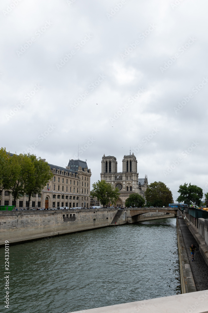 notre dame in paris