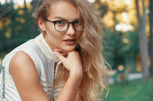 Modern model woman wearing eyewear, expresive lips
