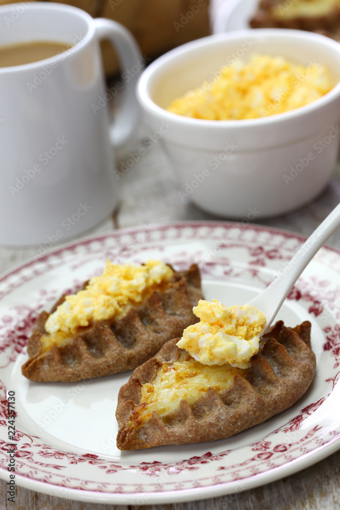 karjalanpiirakka ja munavoi, karelian pie and egg butter, finnish food, finland breakfast karjalanpiirakka ja munavoi, karelian pie and egg butter, finnish food, finland breakfast