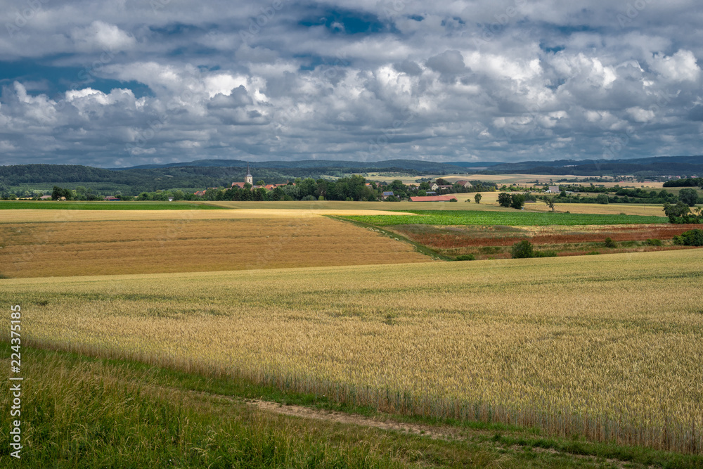 D, Bayern, Unterfranken, Grabfeld, Blick über die Felder im Milzgrund um Rothausen D, Bayern, Unterfranken, Grabfeld, Blick über die Felder im Milzgrund um Rothausen