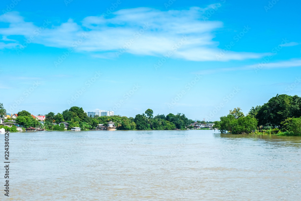 Waterfront community Importantly, the role of trade with foreign countries in ancient times / Sky, clouds, trees, water Waterfront community Importantly, the role of trade with foreign countries in ancient times / Sky, clouds, trees, water