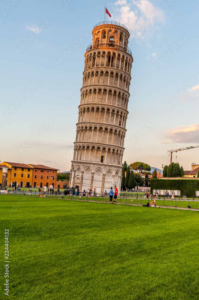 pisa leaning tower