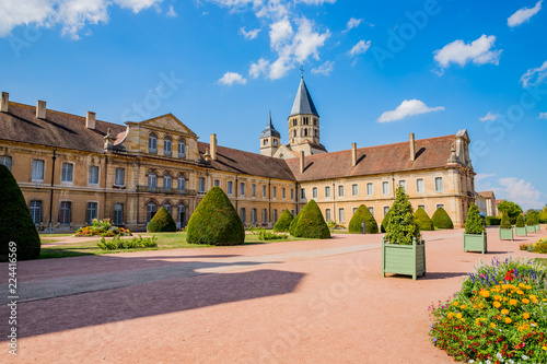 Abbaye de Cluny et jardins
