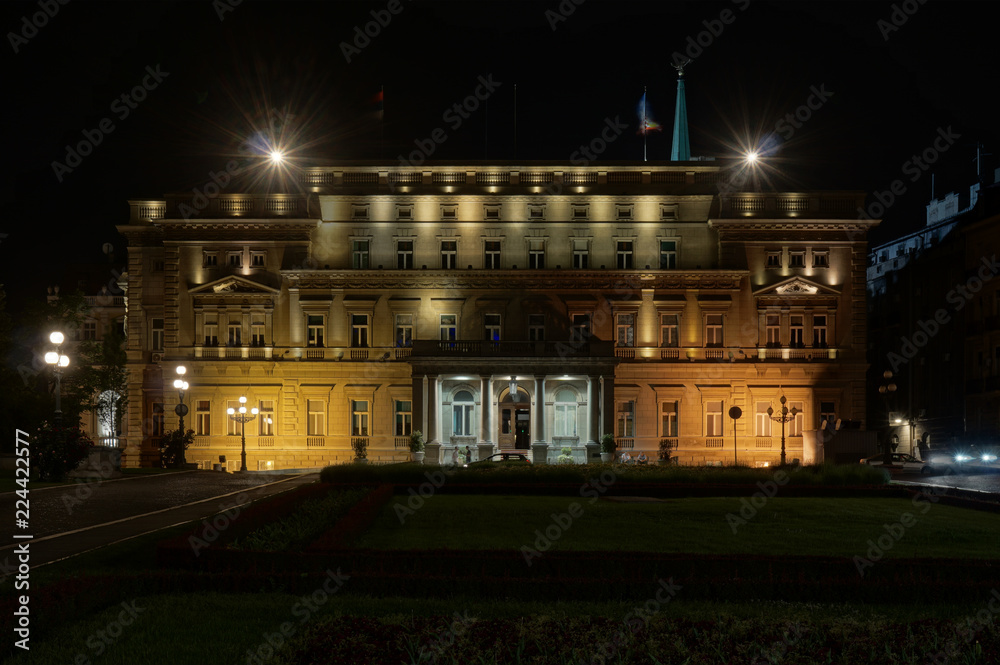 Fototapeta premium Parliament house of Belgrade at night