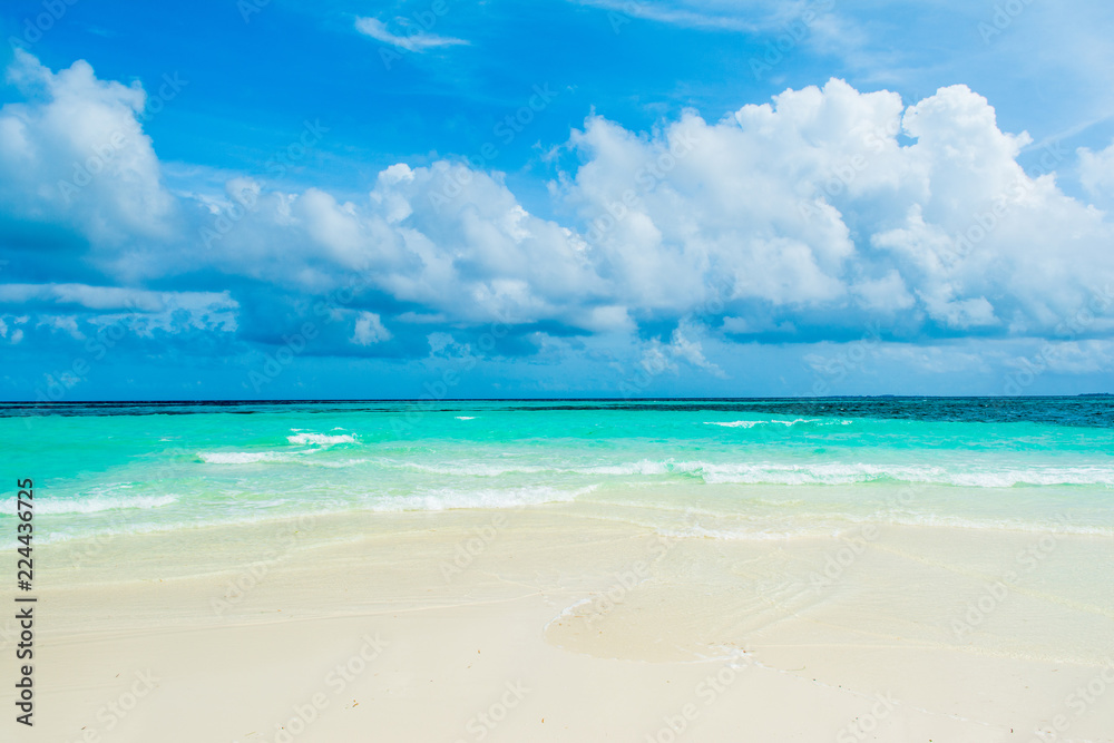 Beautiful landscape of clear turquoise Indian ocean, Maldives islands Beautiful landscape of clear turquoise Indian ocean, Maldives islands