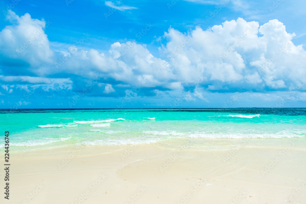 Beautiful landscape of clear turquoise Indian ocean, Maldives islands Beautiful landscape of clear turquoise Indian ocean, Maldives islands