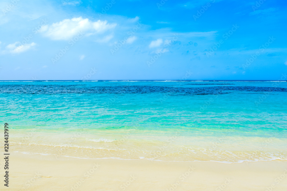 Beautiful landscape of clear turquoise Indian ocean, Maldives islands Beautiful landscape of clear turquoise Indian ocean, Maldives islands