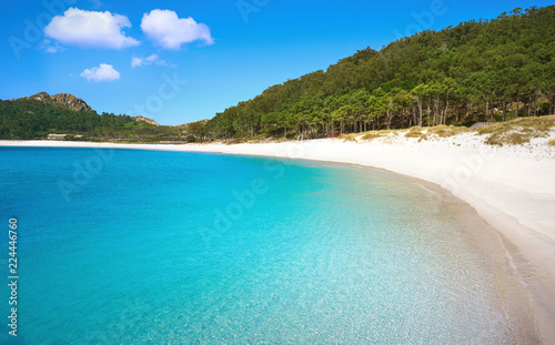 Fototapeta Naklejka Na Ścianę i Meble -  Islas Cies islands beach turquoise near Vigo Galicia