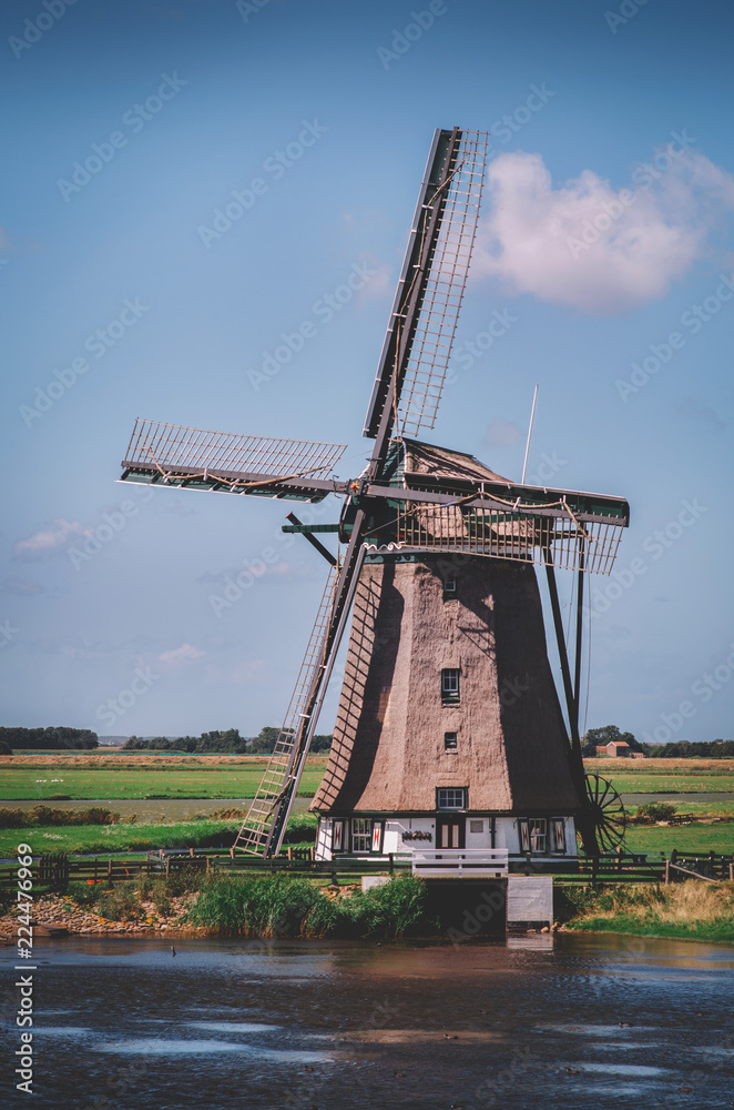 Fototapeta premium dutch windmill in holland