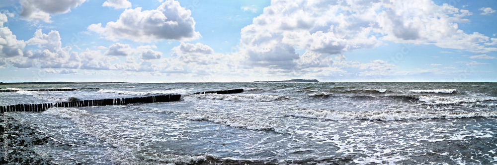 Panorama von Stürmischer Ostseestrand