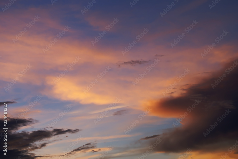 Fototapeta premium Dramatic Cloudy Sky at Twilight