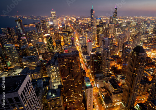 Skyline von Chicago bei Nacht  Sicht von John Hancock Center 