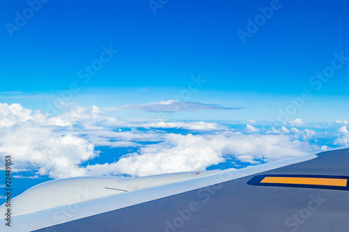 飛行機から見た青空
