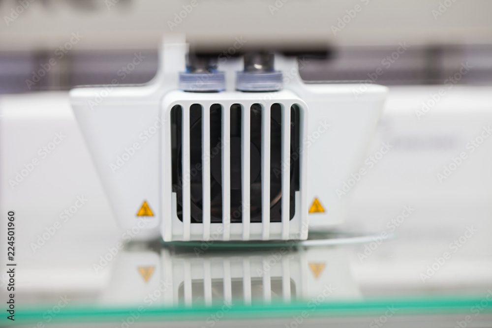 White three-dimensional printer White three-dimensional printer
