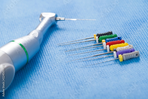 Quadro em tela Dental instruments