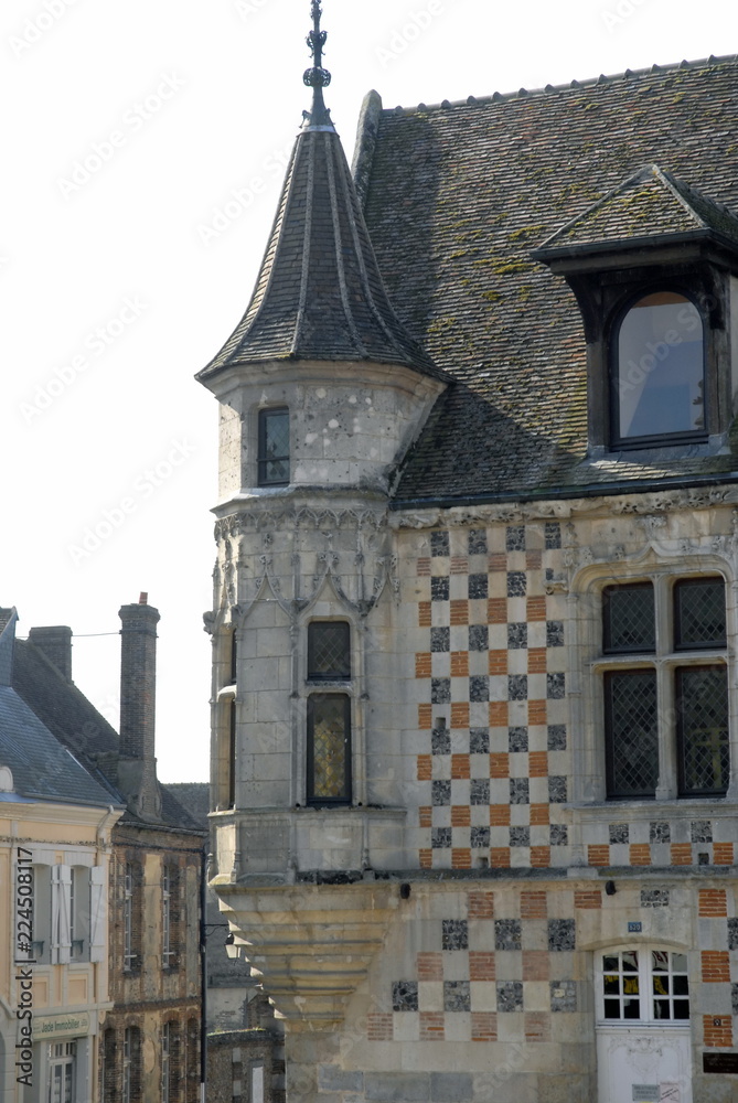 Naklejka premium Ville de Verneuil-sur-Avre, la bibliothèque (détail) maison à tourelle du XVe, département de l'Eure, Normandie, France