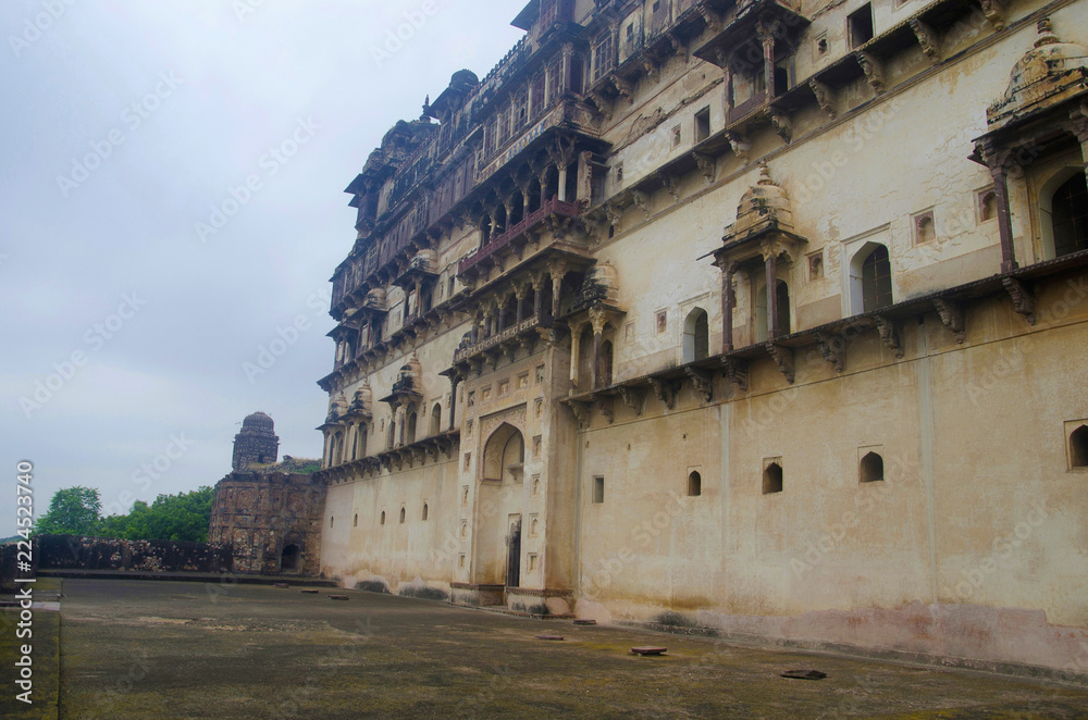 Exterior view of Datia Palace. Also known as Bir Singh Palace or Bir Singh Dev Palace. Datia. Madhya Pradesh