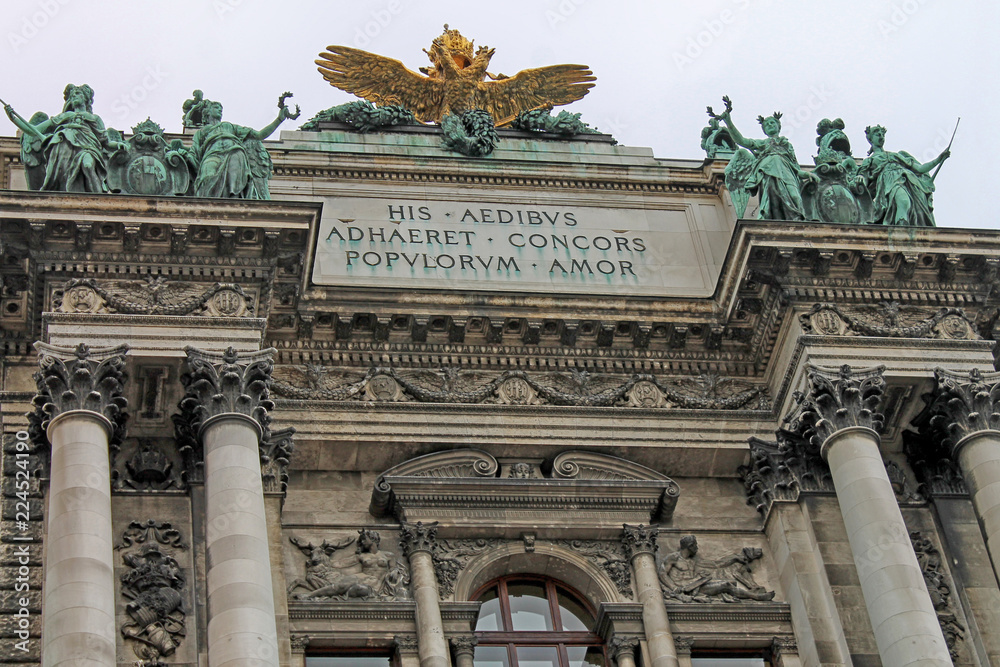 Fototapeta premium Fragment of Vienna Hofburg Imperial Palace - Austria