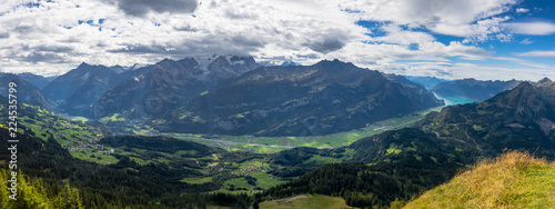 Panorama-Ausblick vom Gibel auf den Brienzersee und das Haslital, Berner Oberland
