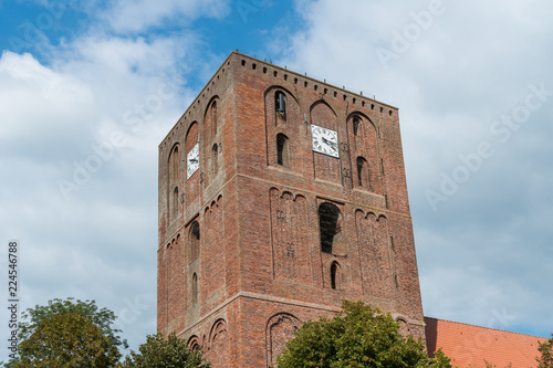 Kirchturm der Marienkirche in Marienhafe in Ostfriesland