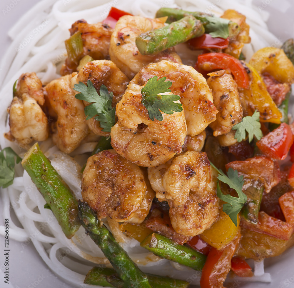 Shrimps with Peanut Sauce and Rice Noodles Shrimps with Peanut Sauce and Rice Noodles