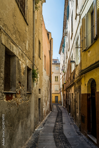 Deserted alley in a italian old city © replica73