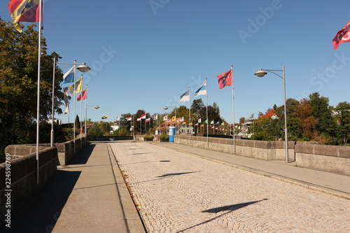 Blick auf die alte Rheinbrücke zwischen Rheinfelden auf der Deutschen Seite und Rheinfelden auf der Schweizer Seite photo