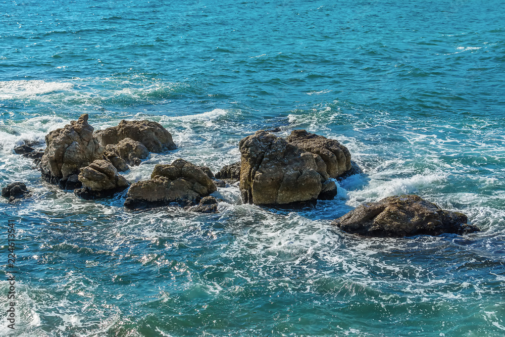Fototapeta premium Rock and sea waves