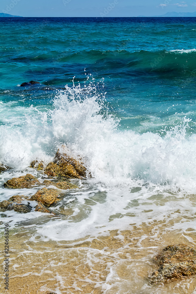 Fototapeta premium Rock and sea waves