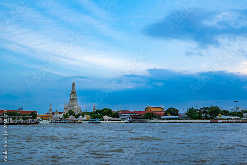 チャオプラヤ川とワット・アルン（Wat Arun, Bangkok）