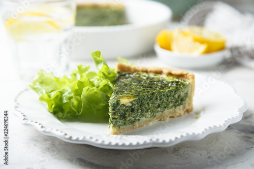 Spinach tart with cheese and egg
