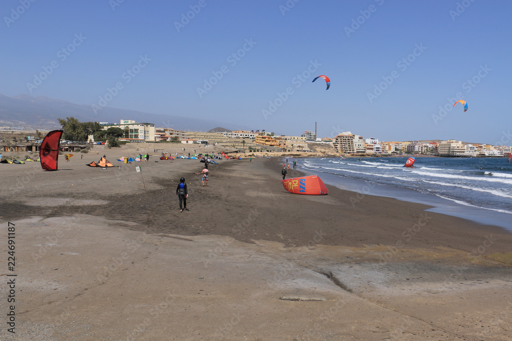 Kitesurfing in El Medano, Tenerife Kitesurfing in El Medano, Tenerife