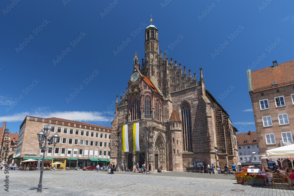 Obraz premium The Frauenkirche (Church of Ladies) in Nuremberg, Bavaria, Germany.