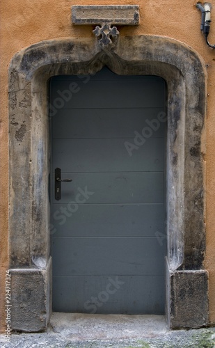 Vieille porte à Thiers, Puy-de-Dôme, France © Jorge Alves