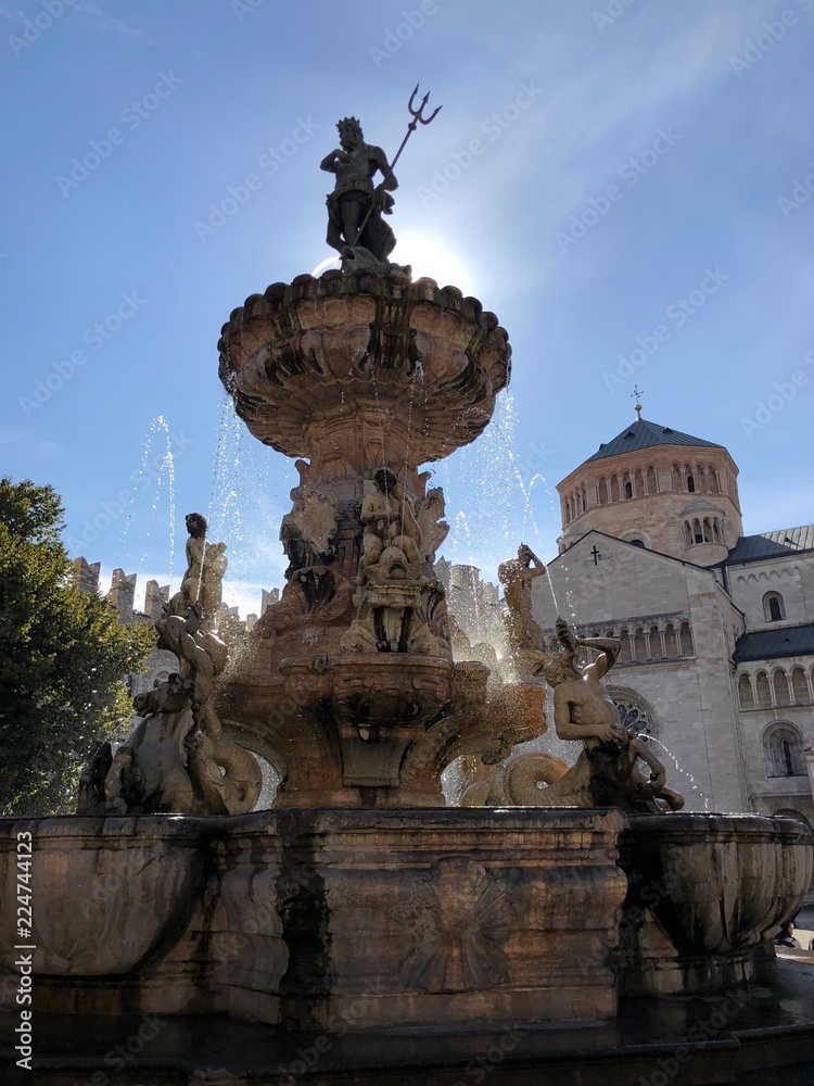 fontana nettuno Trento acqua opera d'arte architettura 