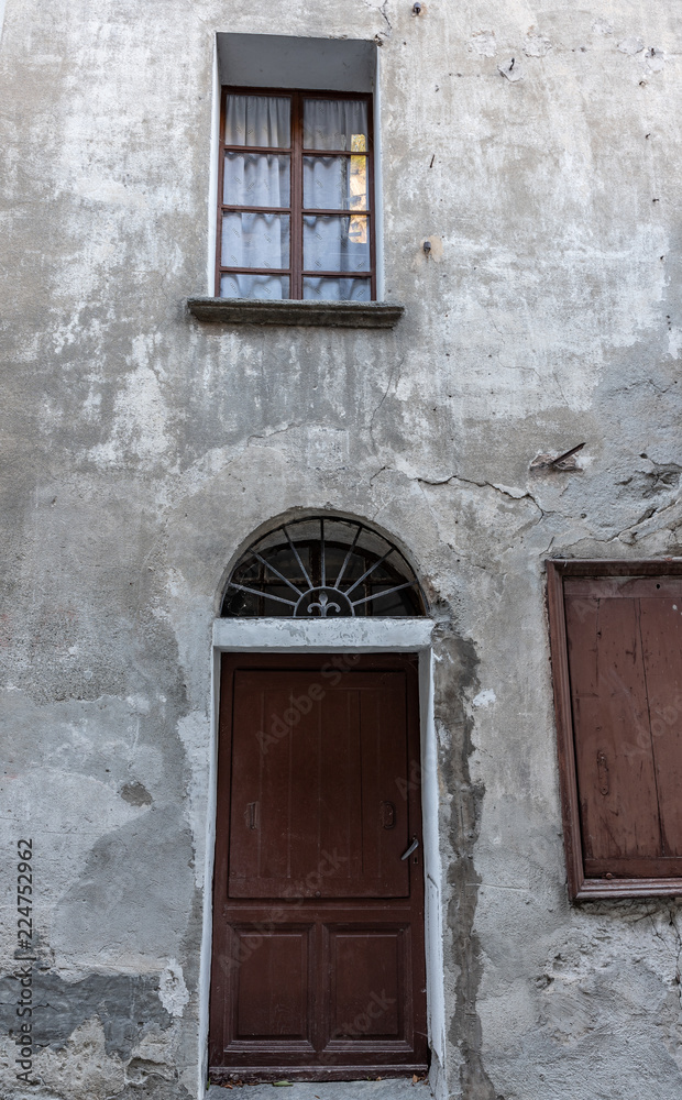 Image of a characteristic gate of an ancient village