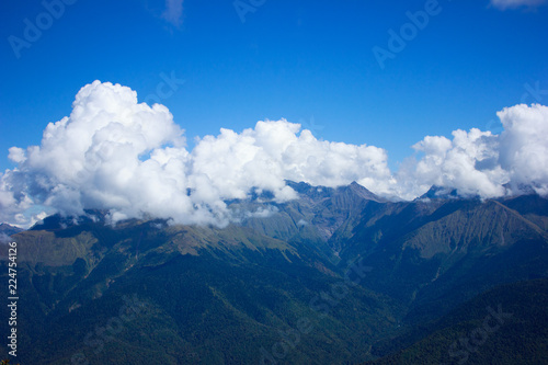 clouds over mountains © Лия Чу 