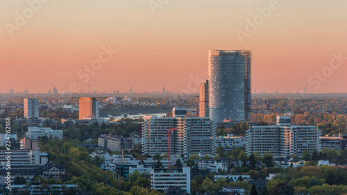Bonn und Köln in der Abendsonne © majonit