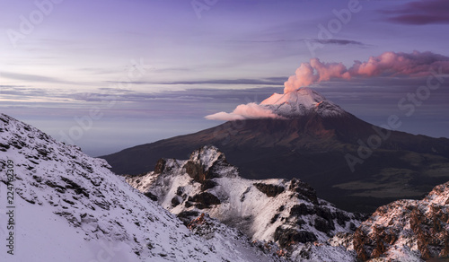 Volcan Popocatepetl photo