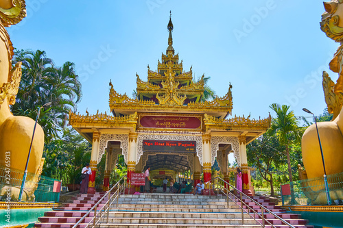The entrance gate of Ngar Htat Gyi Buddha Temple, Yangon, Myanmar photo